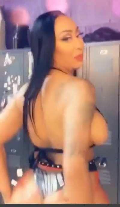 Y’all heard ha . Can’t be fuckin her raw 😭