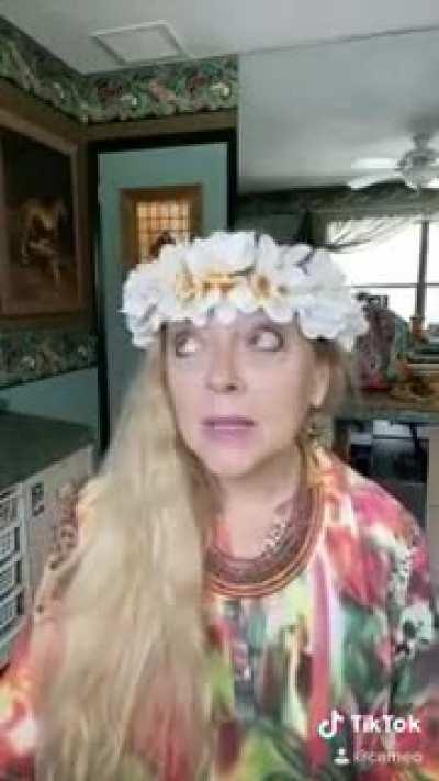 Somebody come get her... 👀