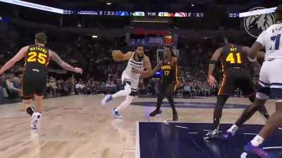 [Highlight] Karl Anthony Towns drives from the 3 point line for a dunk