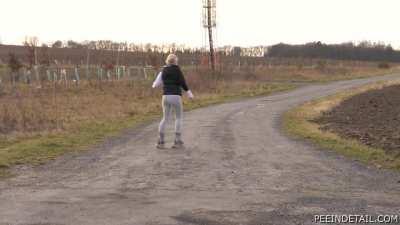 Roller Skating - Maja Rosecka (PeeInDetail)