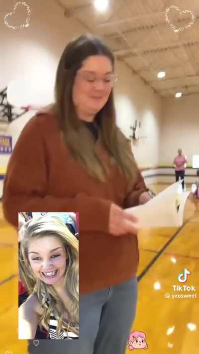 Surprising teachers with their old photos and asking for an autograph ✍️✍️🎞️🎞️