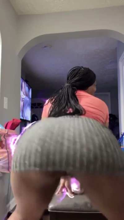 My stankh a$$ Auntie think she young