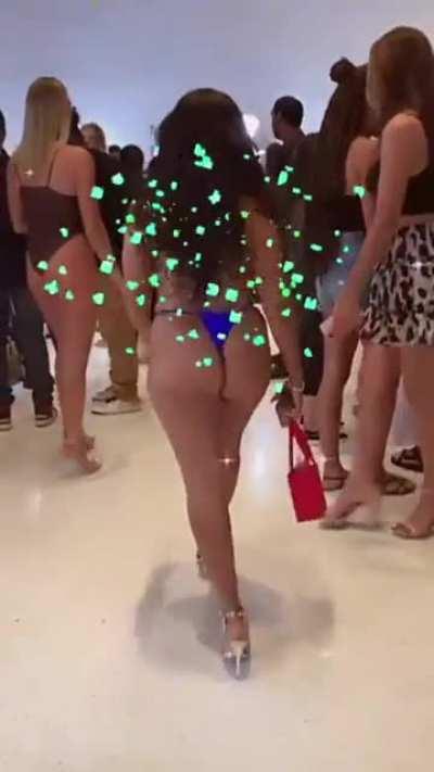 She's heating up 🔥🔥