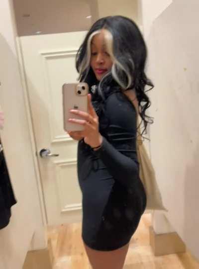 i can’t ever help showing off in the dressing room