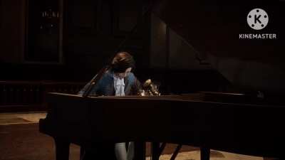 This is the first time I'm hearing this piano scale...