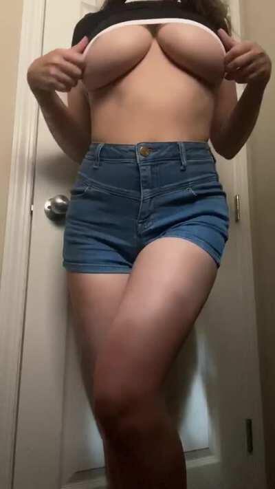 just dropped my onlyfans price to $9.69 come join me &amp;lt;3  