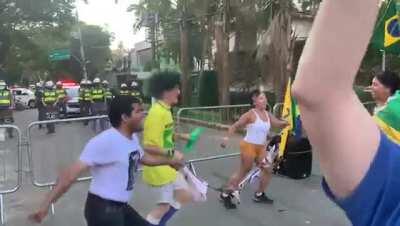 Manifestação Fora Dória ontem (21/03) no bairro Jardins, em São Paulo - A crise também é estética