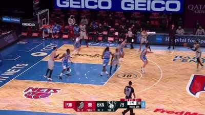 [Highlight] Logo Lillard and Logo RoCo hit three deep threes in a row