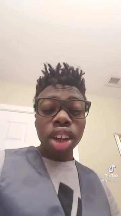 Oh he's pulling 😫😫