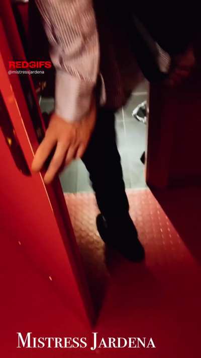 Dubai sauna bitch 🍆💦 Full video on my Onlyfans