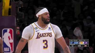 [Highlight] Anthony Davis is FIRED UP after the put back slam to put the Lakers up 17