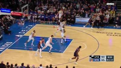 [Highlight] RJ Barrett needs an eye-test after missing a wide open, upset Obi Toppin in the paint. Jordan Clarkson with an and-1 opportunity on the other end.