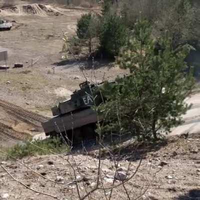 🇸🇪 Unsuccessful attempt by a Swedish Stridsvagn 122 to climb a 30° slope