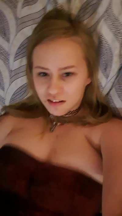 See how easily it pops out this dress. Heh