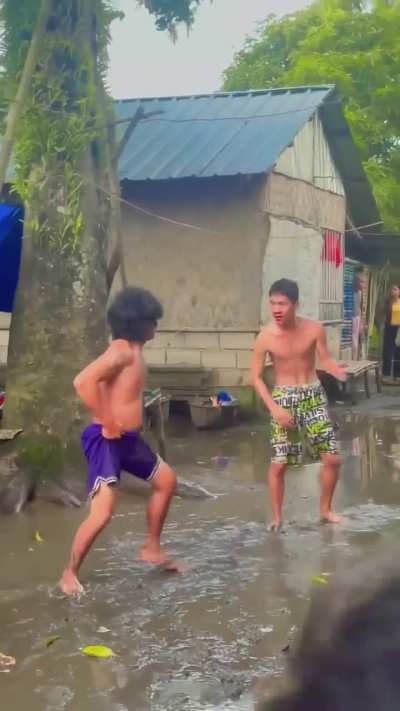 WWE presents: Mud boxing rumble
