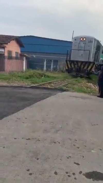 The train tracks paved with asphalt in Rio de Janeiro...