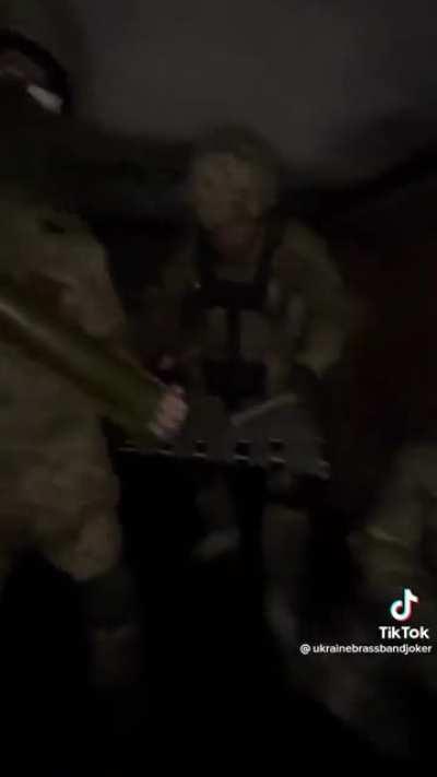 👨Christmas carol from Ukrainian defenders on automatic weapons and RPGs💣