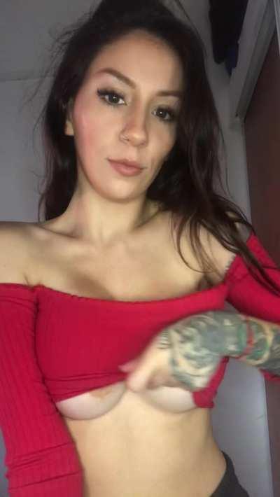 Let me jiggle those natural tits for you...