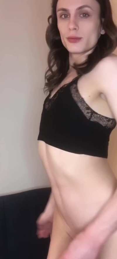 be honest, would u pull out or creampie me?