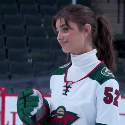 VS angel Taylor Hill is super cute