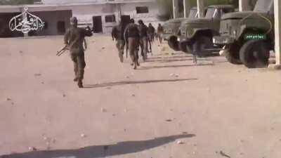 Incredibly intense footage of the Jabhat Fateh al-Sham attack on Artillery Faculty in Southern Aleppo. 5th of August, 2016