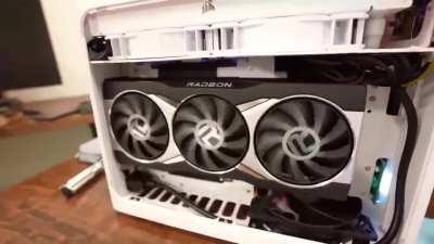 Radeon logo looking weird