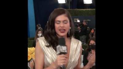 Alexandra Daddario (GIF)