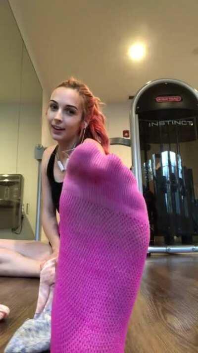 Good ol’ gym tease, there were other people there so I was trying to be sneaky 🙈