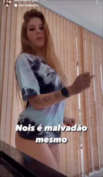 Kamila borges pagando calcinha