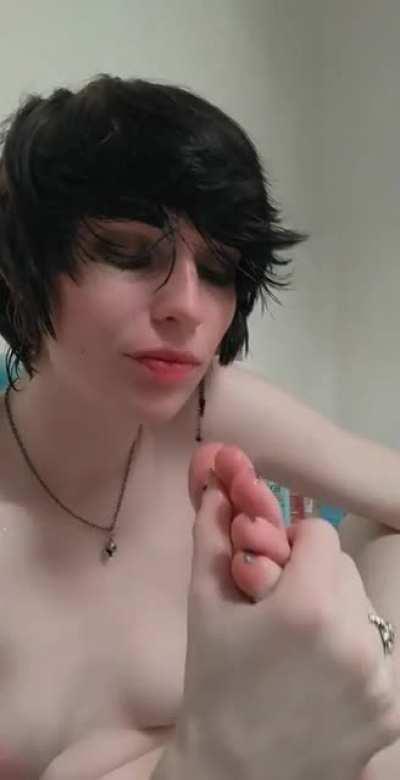 I love sucking my cute toes and slobbering on my own feet!