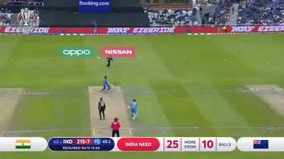 Best runout: Dhoni