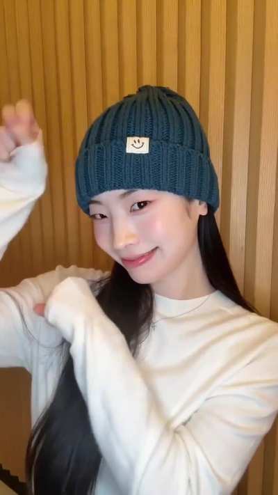 Dahyun - Polite cat ค^•ﻌ•^ค - 260405