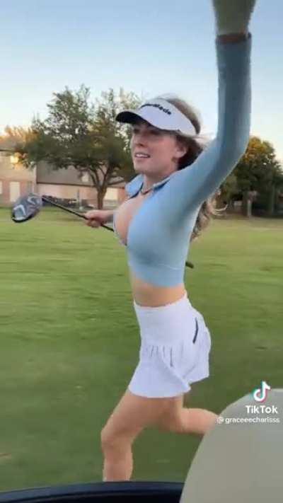 This golfer will get your heart racin