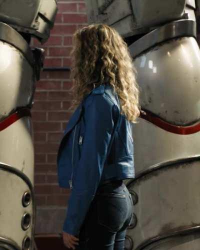 Brec Bassinger Stargirl S02 E02