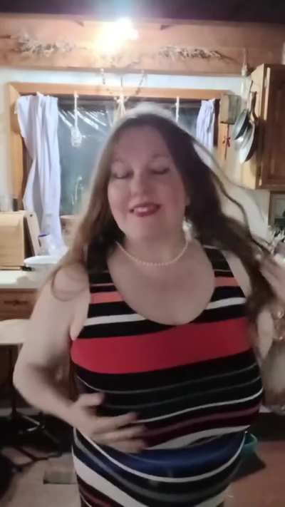 What a Happy day gift she would be 😍!!