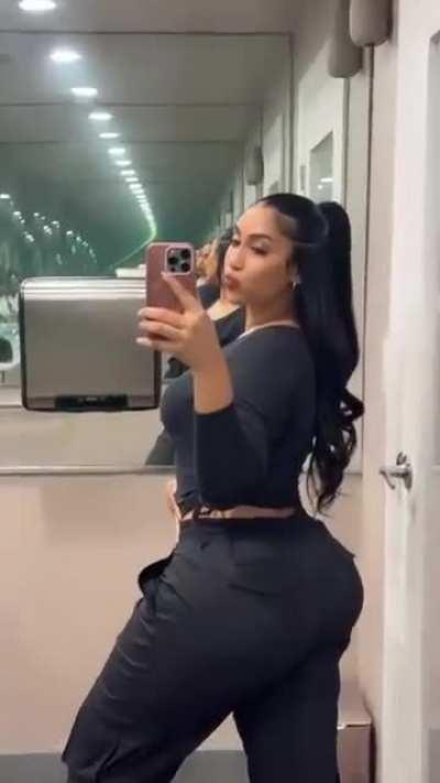 Queen Naija 