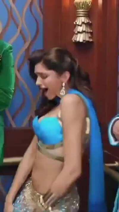 Deepika Padukone shakes it best..