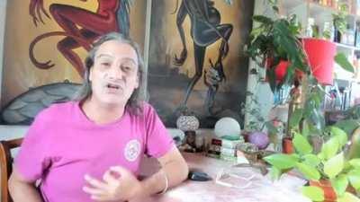 Militante enojado con Mac Creee...