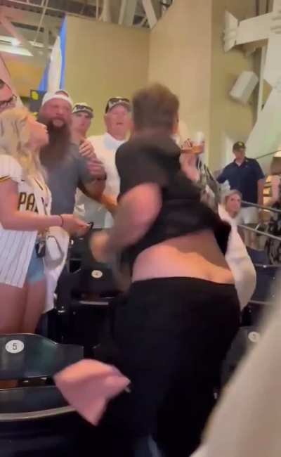 Slick white boxer with the combos