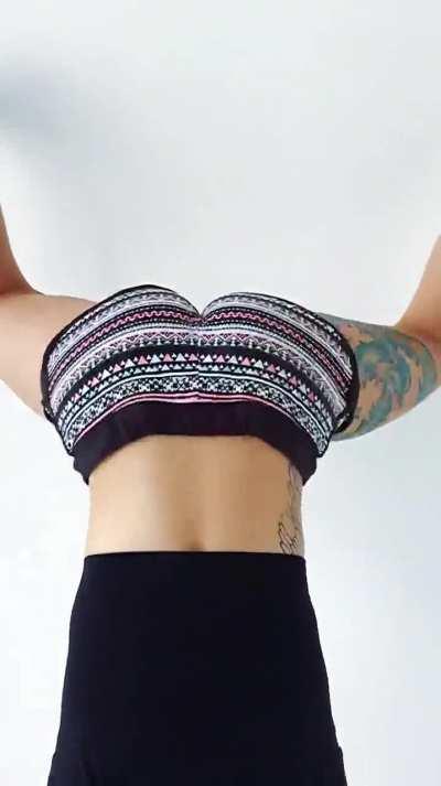 Upside down booty 🙃