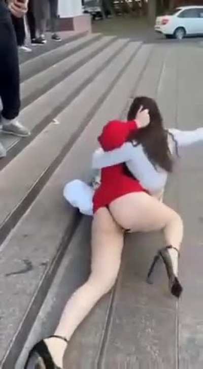 Girls fight outside night club