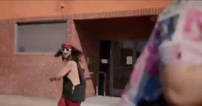 Jeannie make out scene