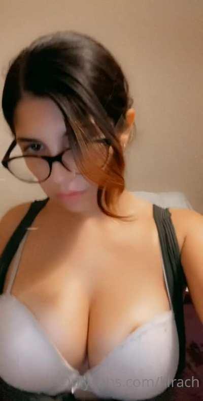 Ava Taylor is so hooot 🤤 Full aIbum bellow