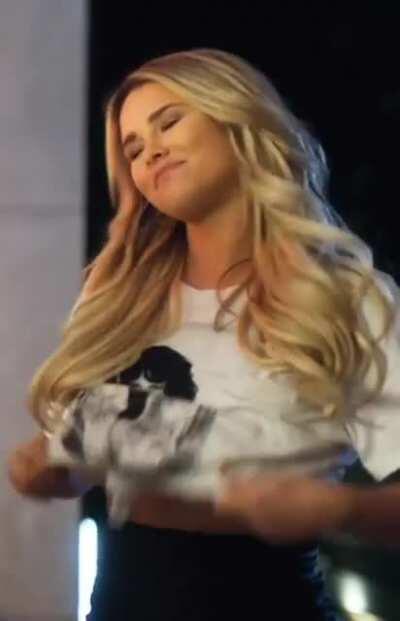 Kinsey Wolanski flashes her big, fat, natural tits