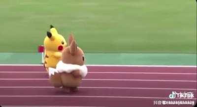 *Pikachu used agility*