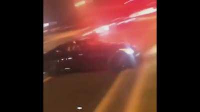 Here, let's try drifting with a car nearby and see what happens~🤦‍♂️