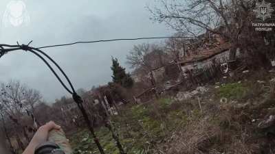 Atmospheric footage from Kostiantynivka - locals are sitting calmly on a bench while Ukrainian soldiers from the 