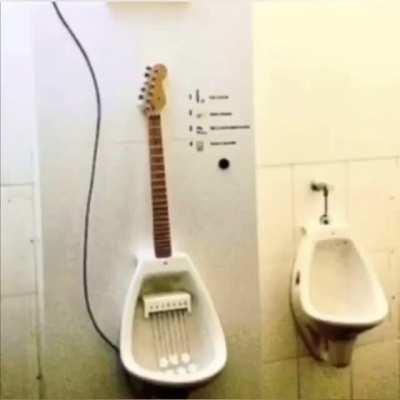 pee music