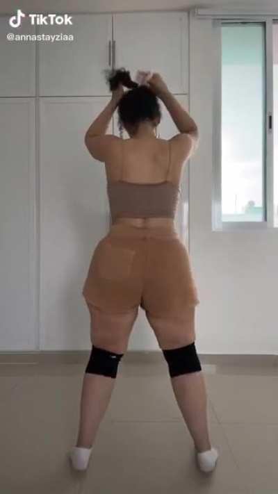 Annastayziaa ass😭