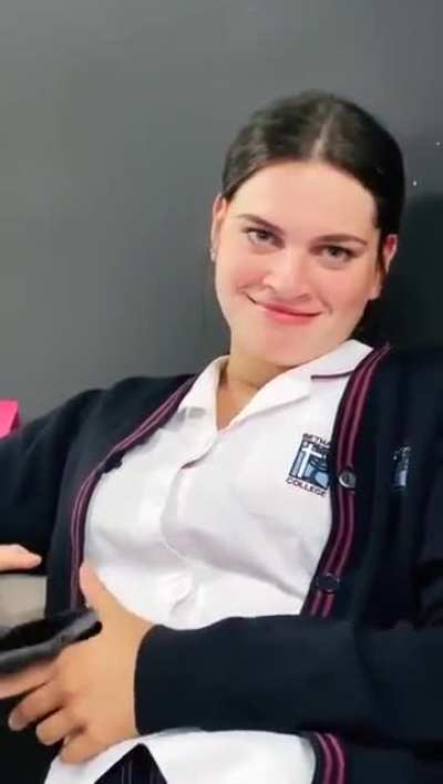 I heard people post thicc thighs here.. 